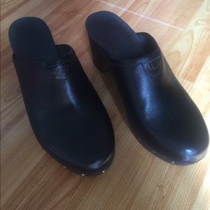 New never worn Ugg clogs